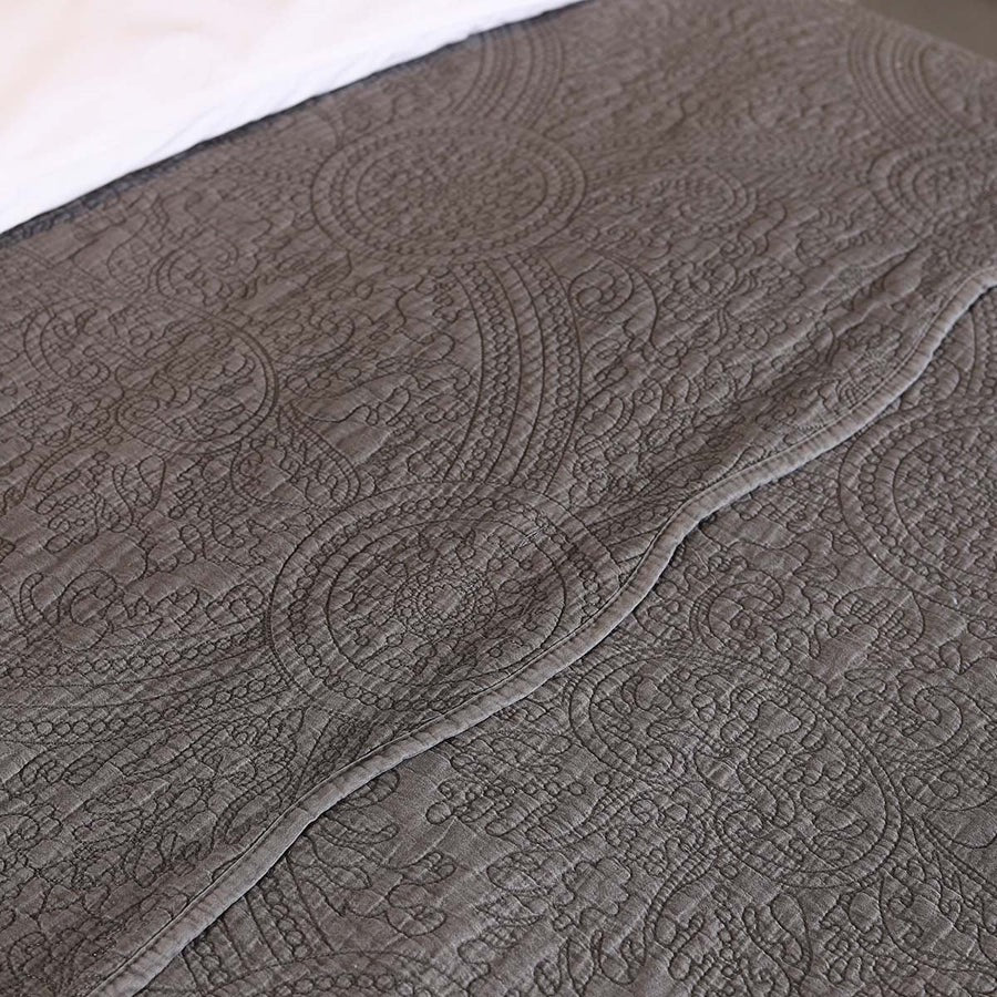 CHARCOAL QUILTED BEDSPREAD LARGE