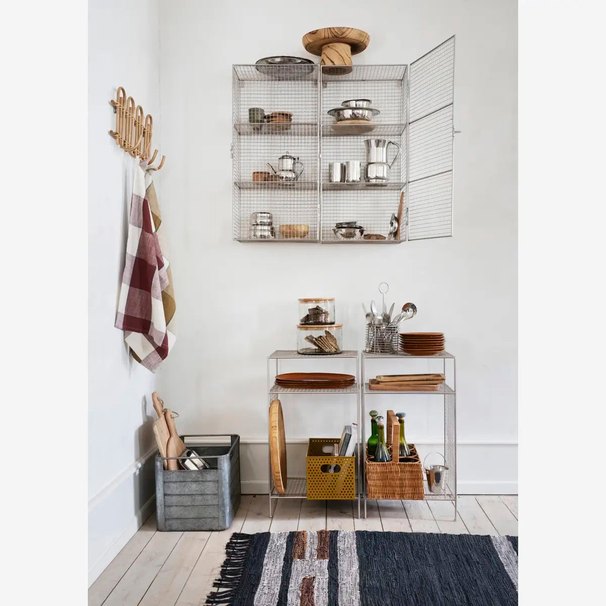 GLASS JAR W/ WOODEN LID - 2 SIZES