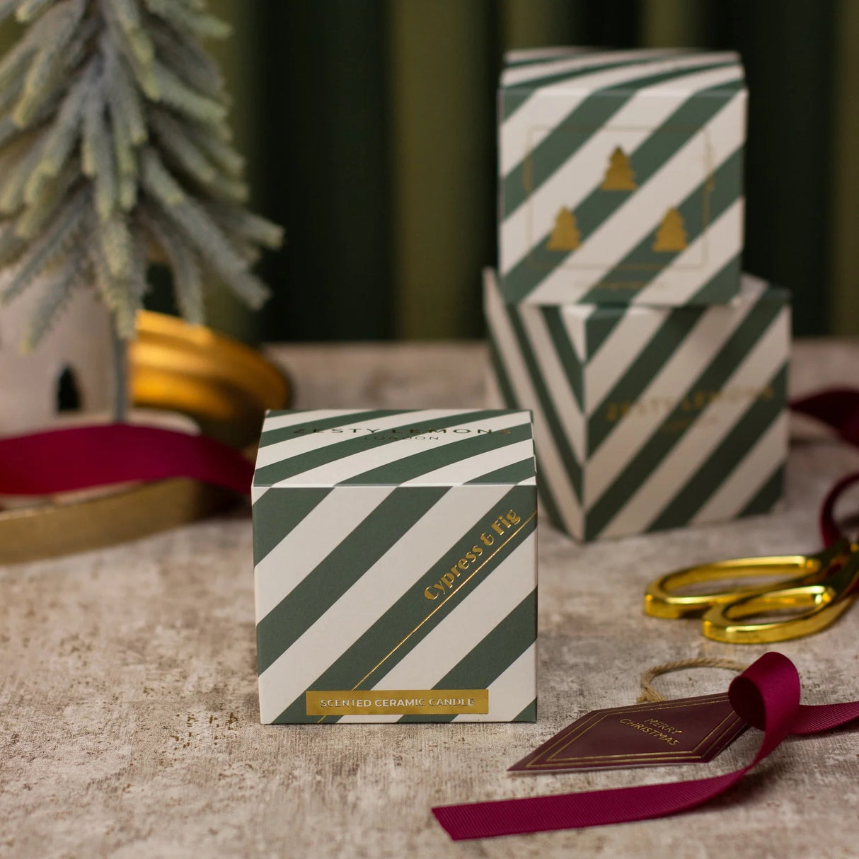 UNDER THE TREE: CHRISTMAS SPRUCE CANDLE - CYPRESS & FIG
