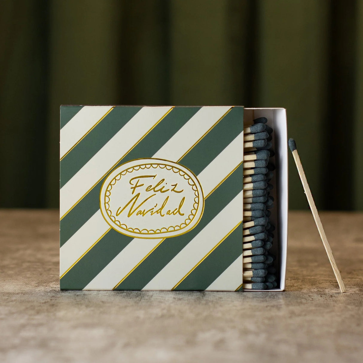 UNDER THE TREE: FELIZ NAVIDAD MATCHES