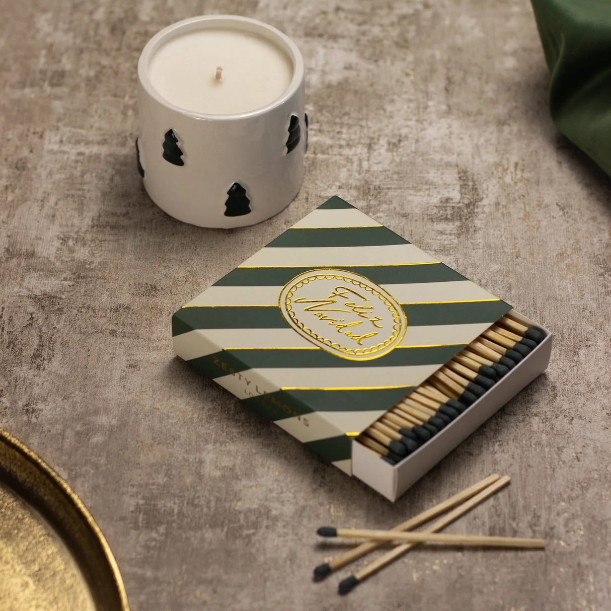 UNDER THE TREE: FELIZ NAVIDAD MATCHES