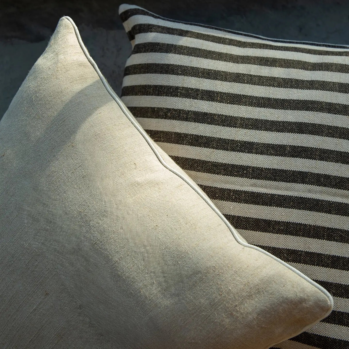 Frank Giant Cushion | Natural/Ecru