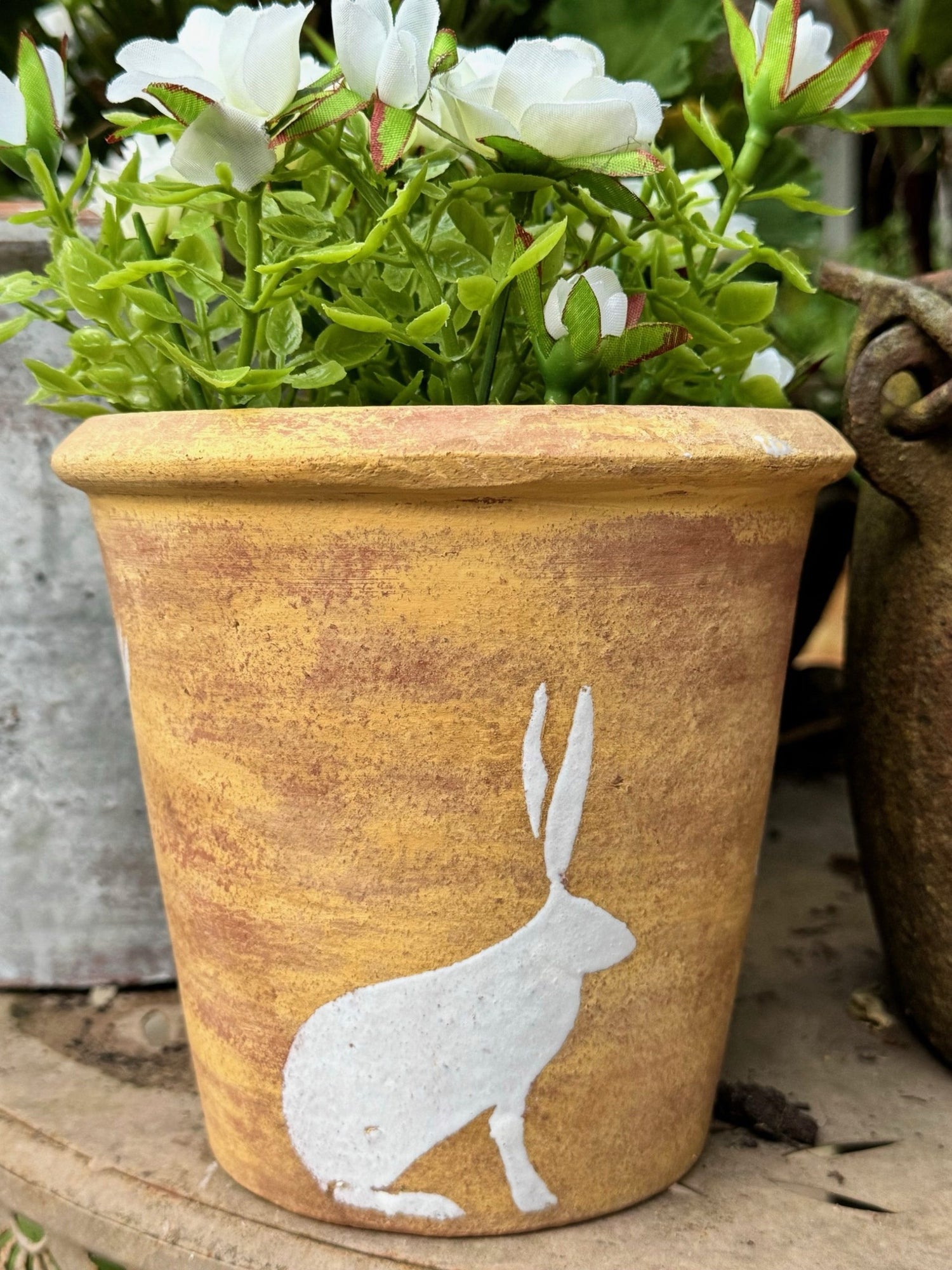 PLAYFUL HARE POT