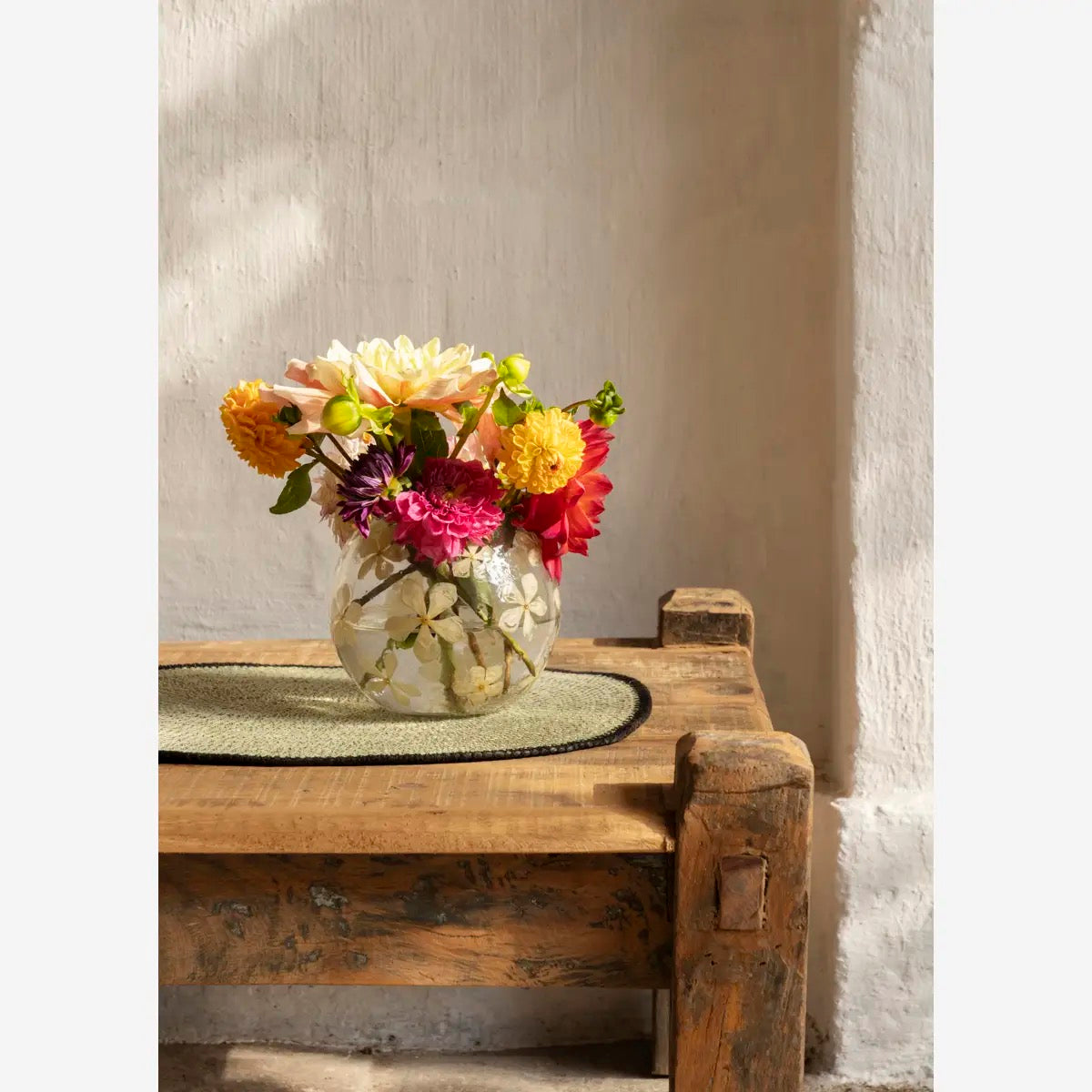 PRETTY FLOWER GLASS VASE