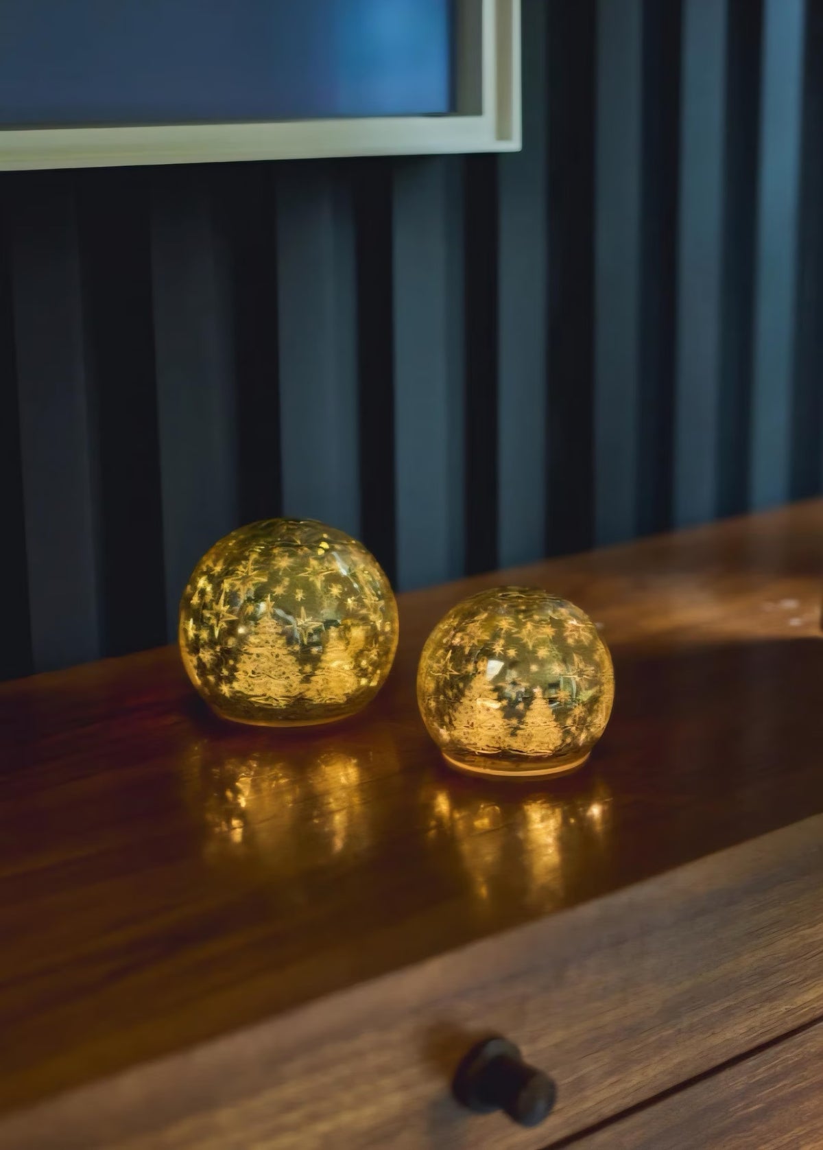 Golden Snow Globe, LED (battery) 2 sizes