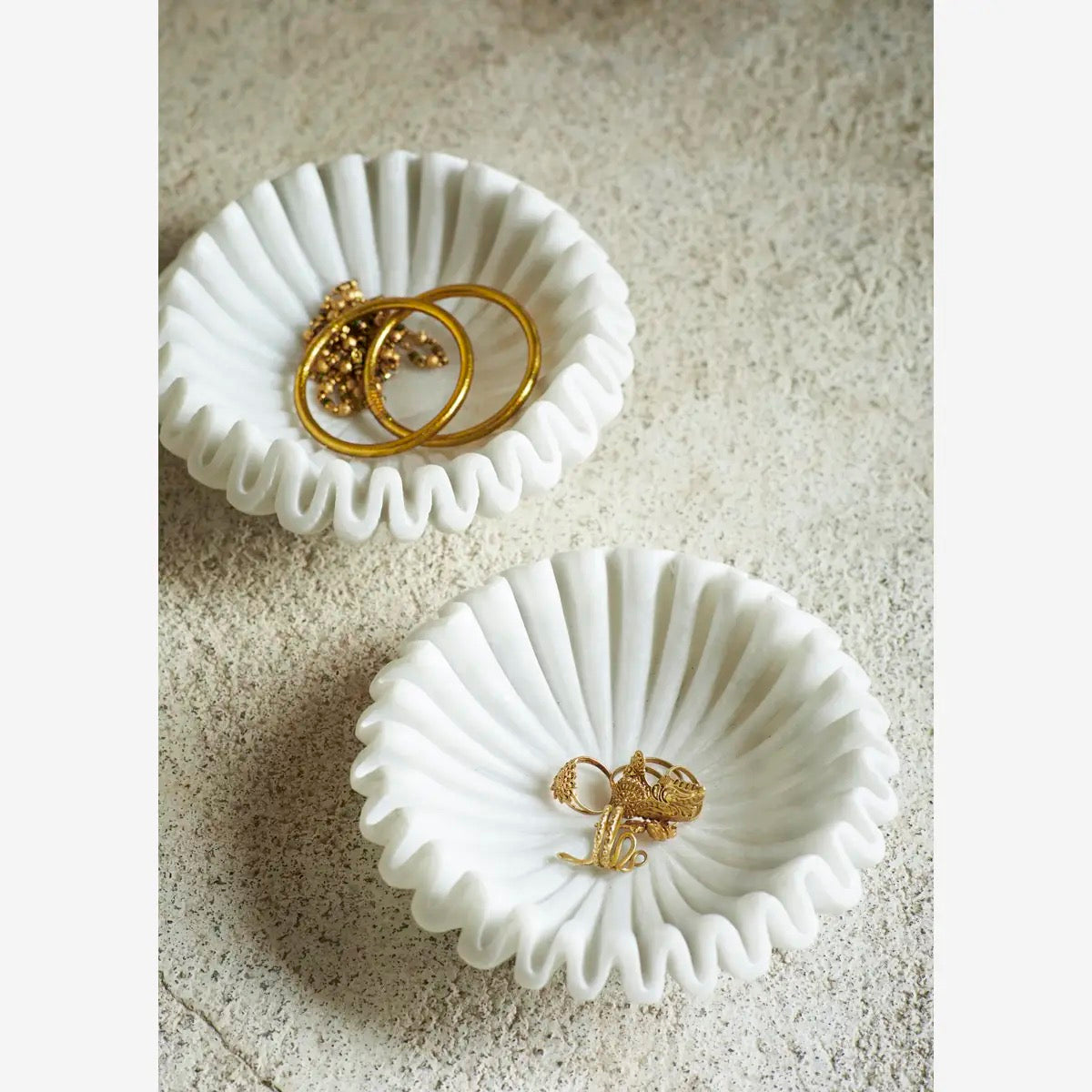 MARBLE BOWL FLUTED EDGE 18CM