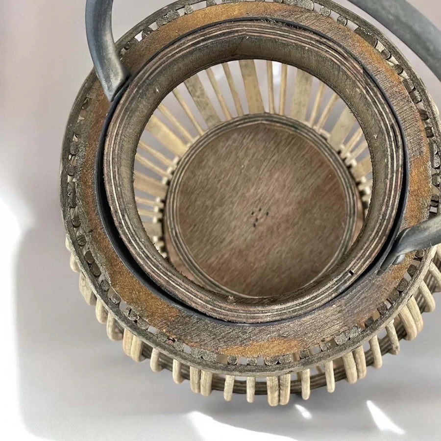 LUCKY RATTON & METAL LANTERN