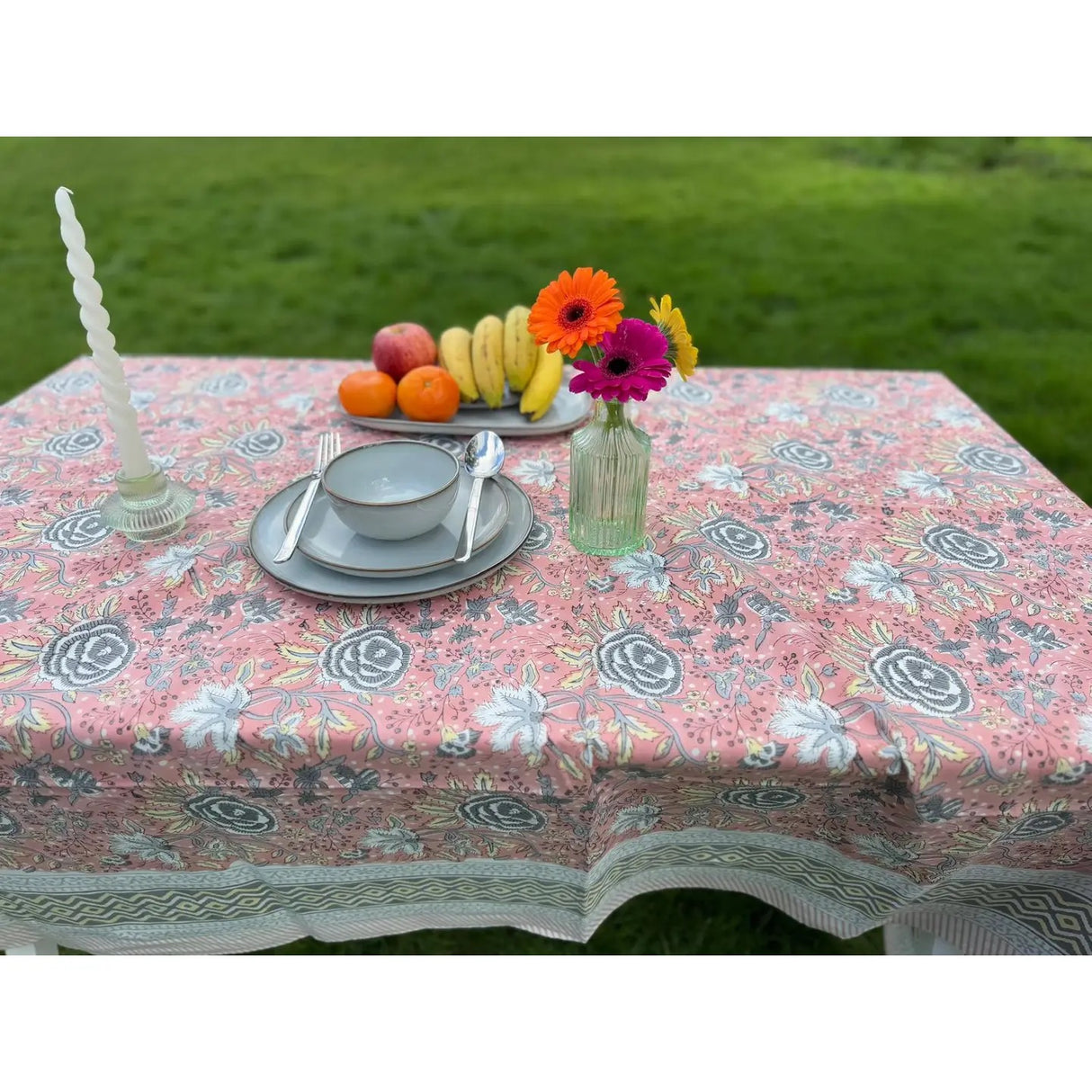 GARMI - Light Pink Grey Floral table cloth
