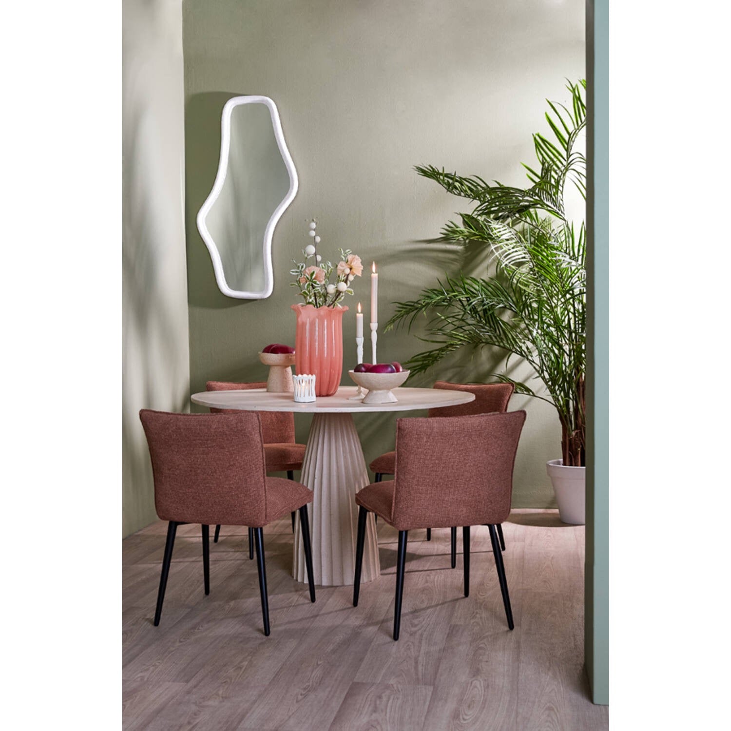 Dish on base OTA sand+light brown spotted