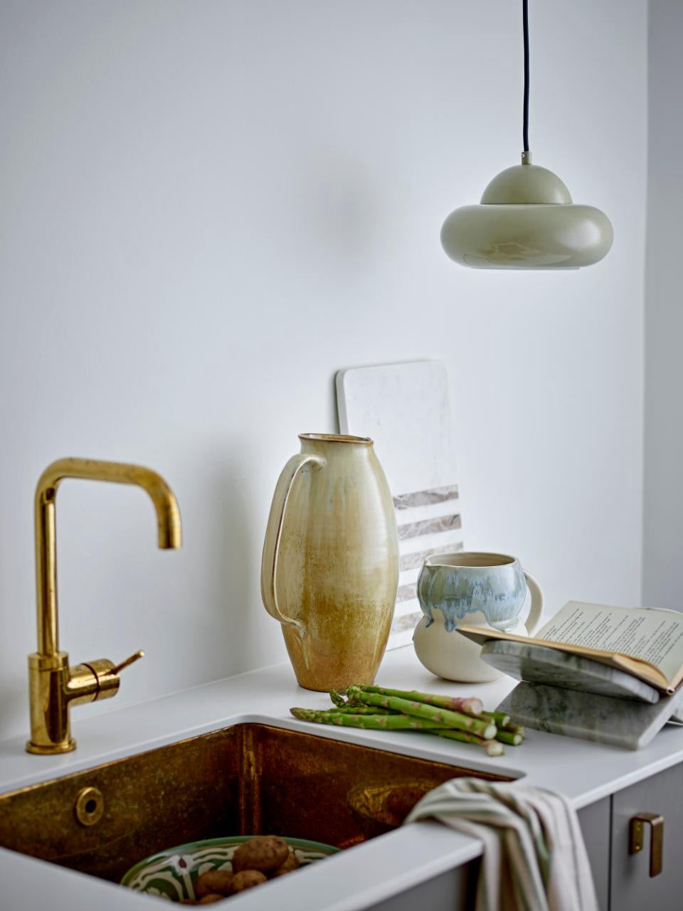 Saskia Jug, Yellow, Stoneware