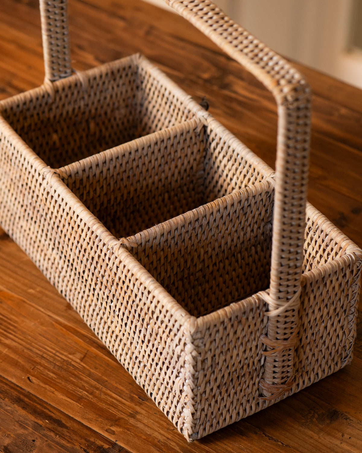 3 SECTION RATTAN UTENSIL CADDY WITH FLAT HANDLE