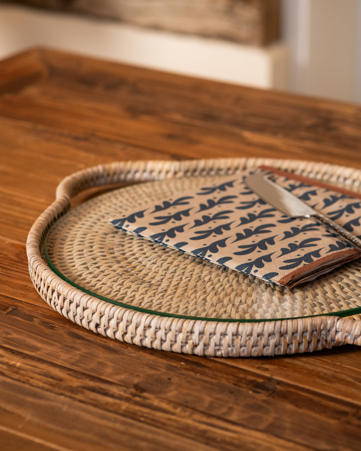 ROUND RATTAN CHEESE TRAY WITH GLASS