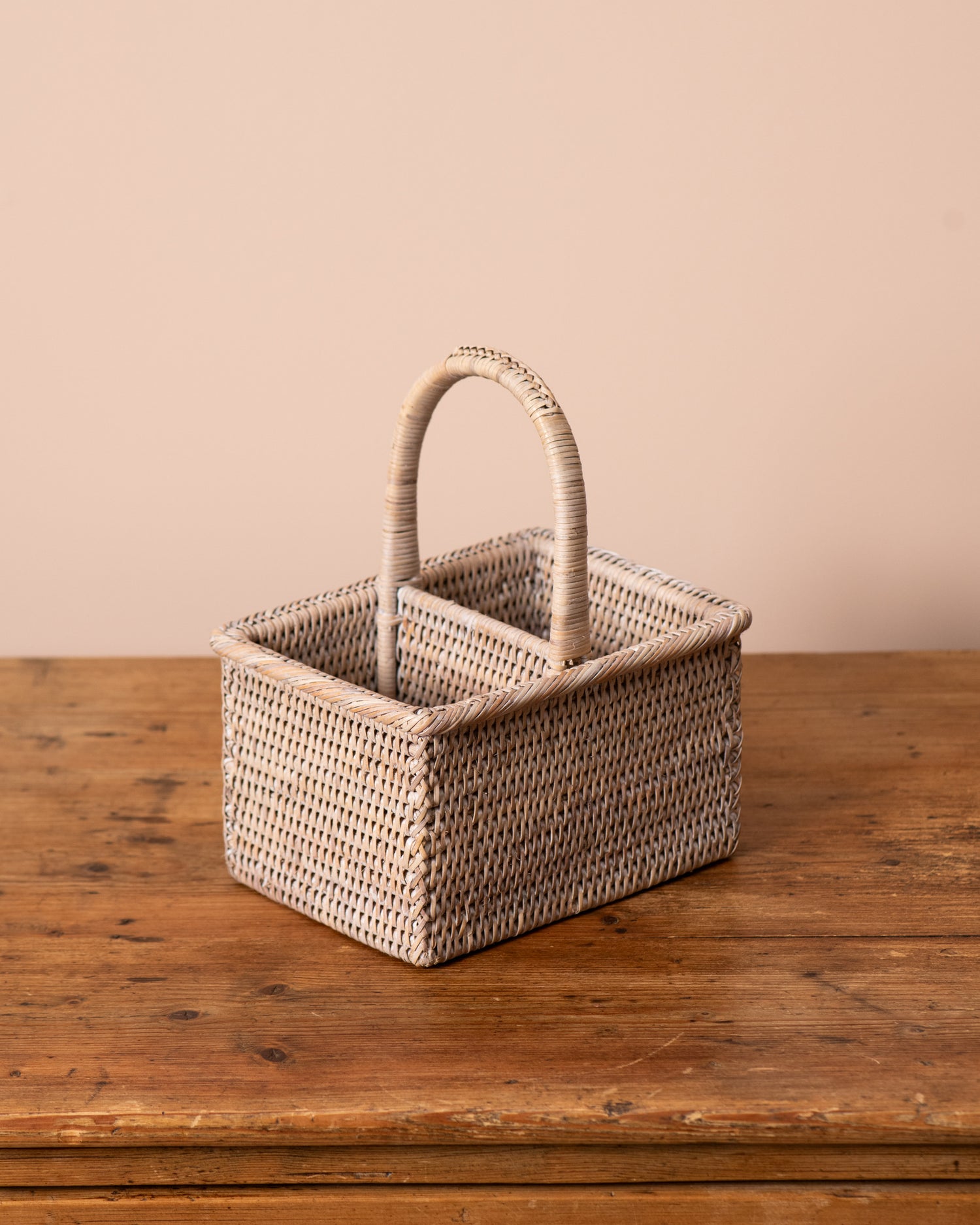 2 SECTION RATTAN UTENSIL CADDY WITH FLAT HANDLE