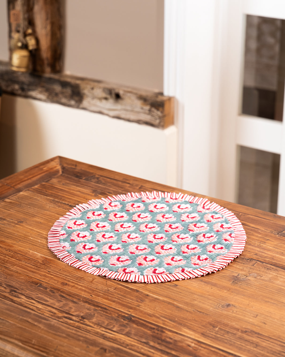 Block print round place mat with frill S/6