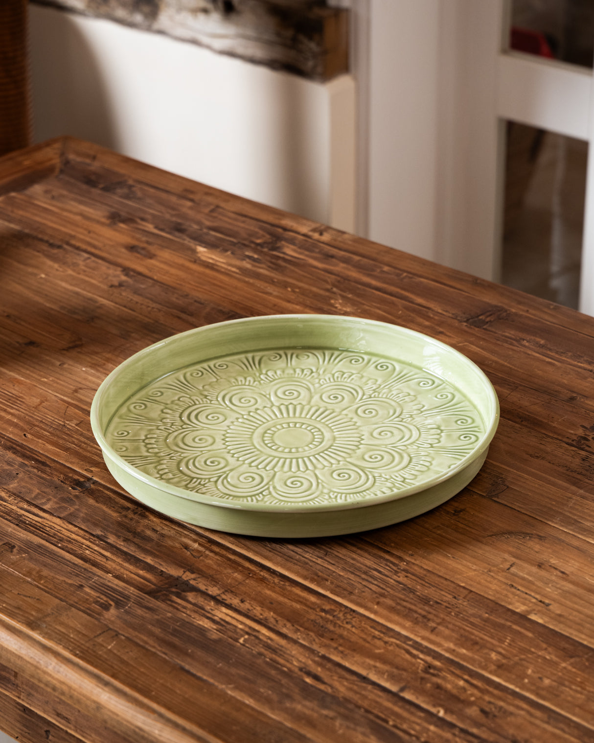 32cm Round Metal embossed enamel Tray - Pale Green