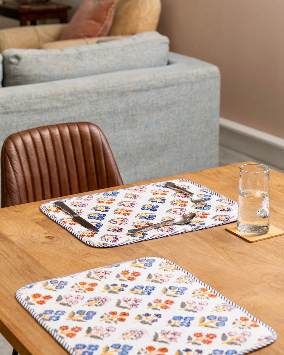 Traditional block print quilted placemat S/6 White floral