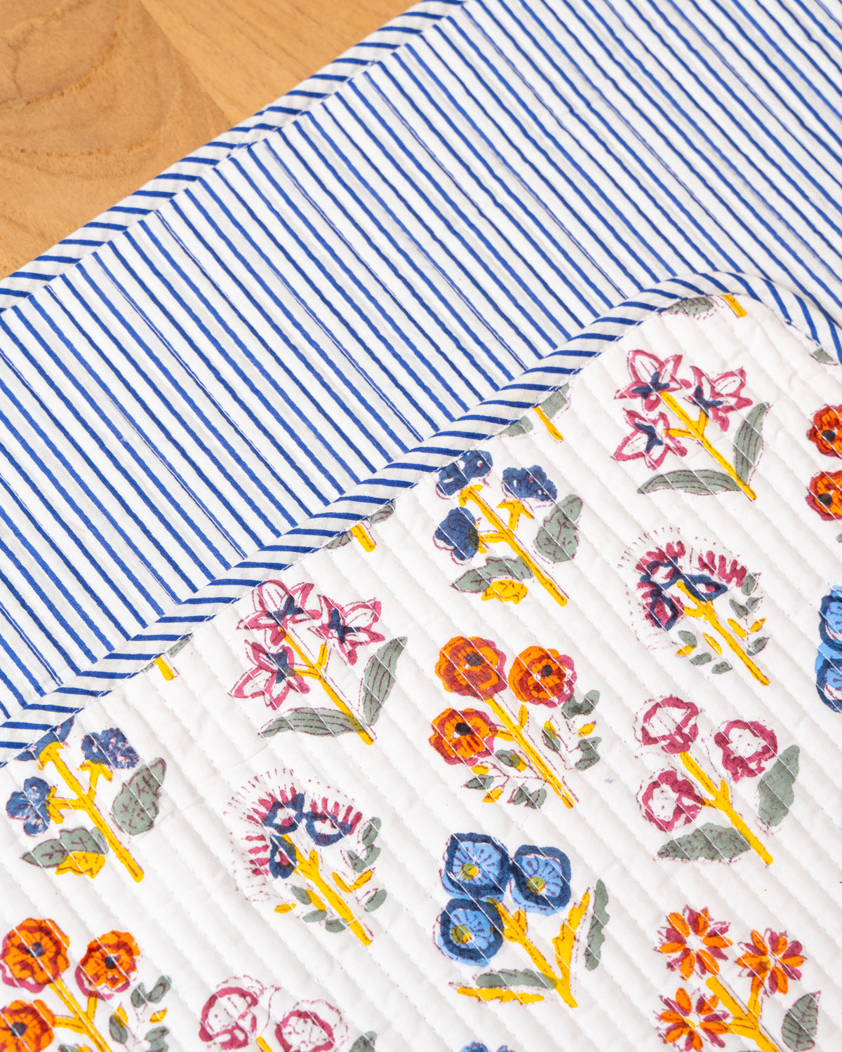 Traditional block print quilted placemat S/6 White floral