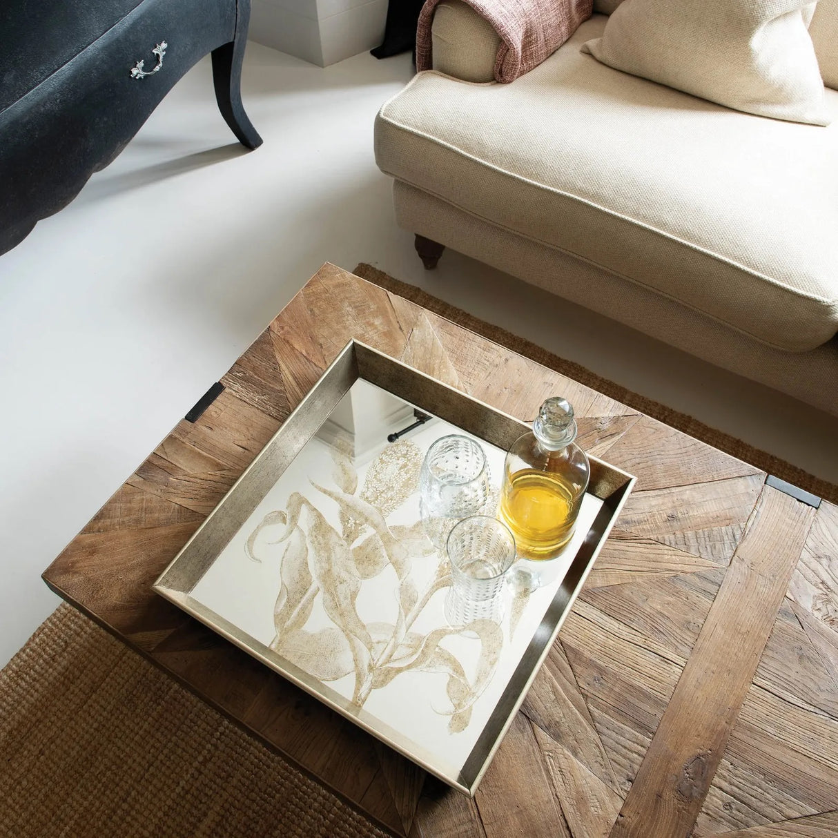 WALTHAM SQUARE MIRRORED BOTANICAL TRAY