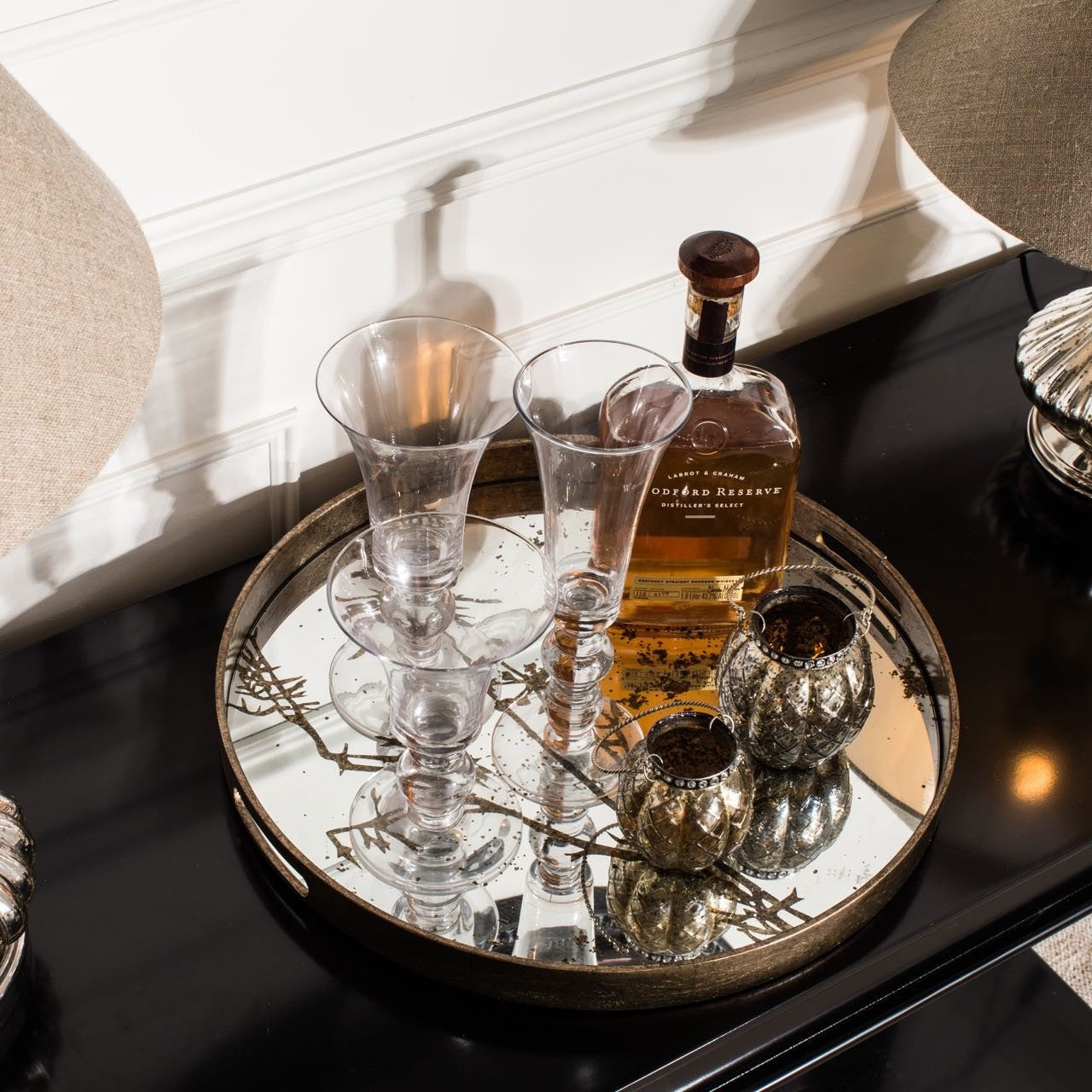 WALTHAM ROUND MIRRORED COW PARSLEY TRAY - 2 sizes