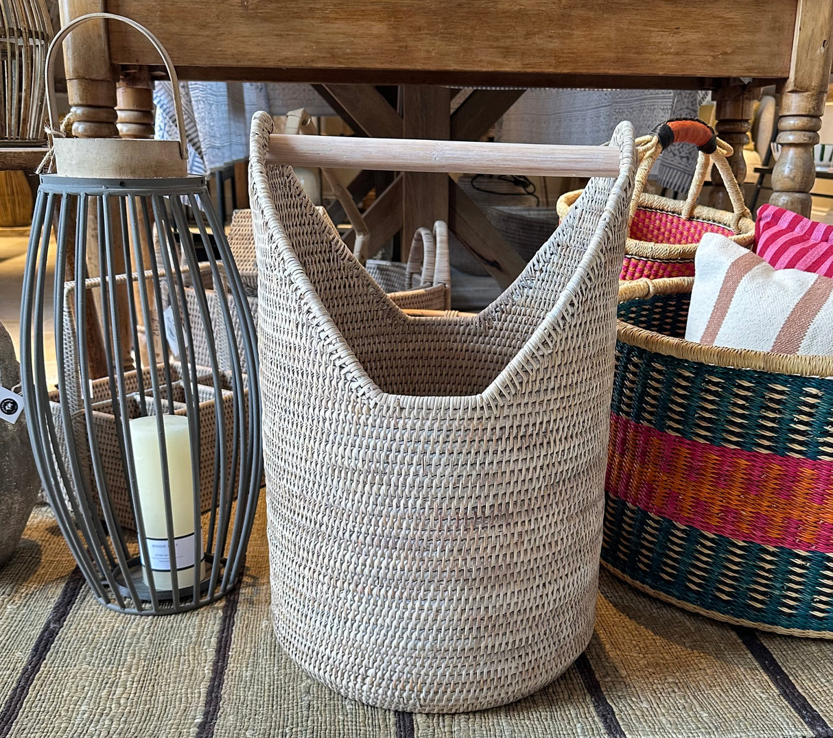 STORAGE BASKET WITH CANE HANDLE