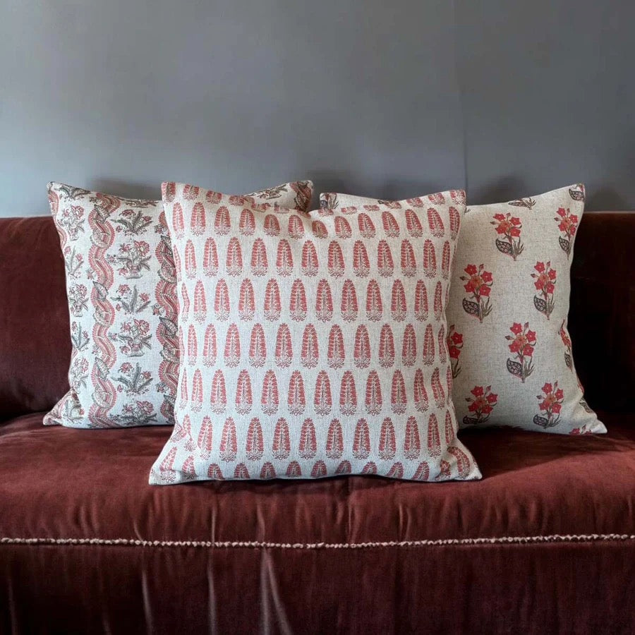 PILVITI STRAWBERRY CUSHION