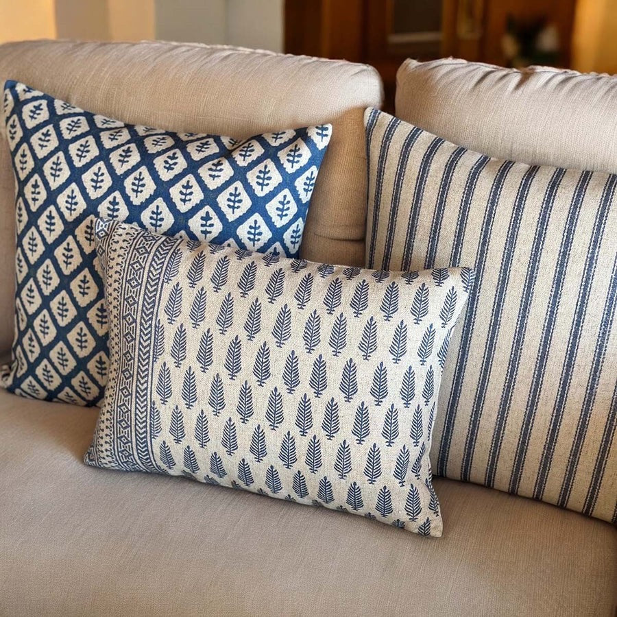 TWIGGY, NAVY CUSHION