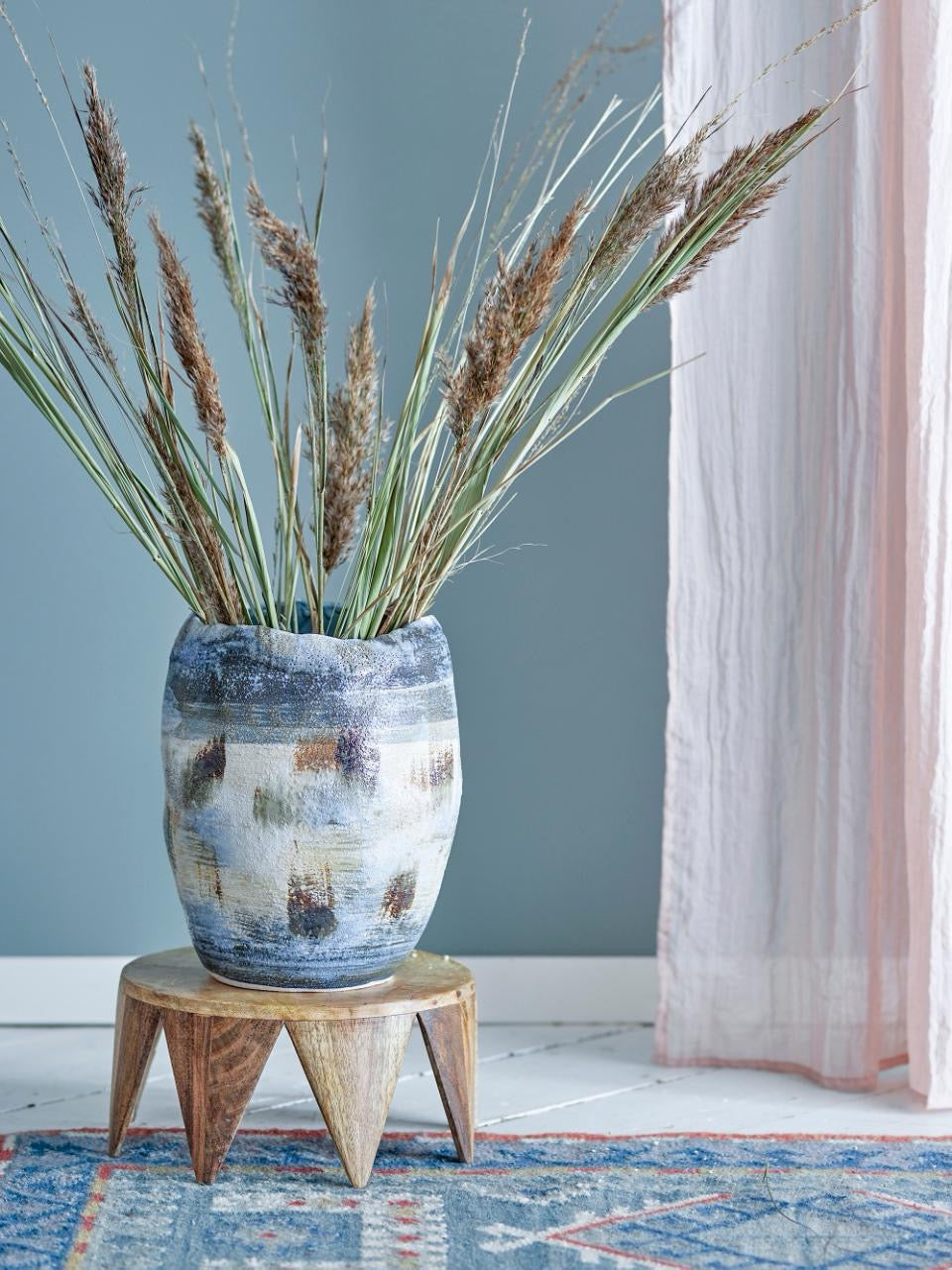 Sakuri Pedestal, Mango