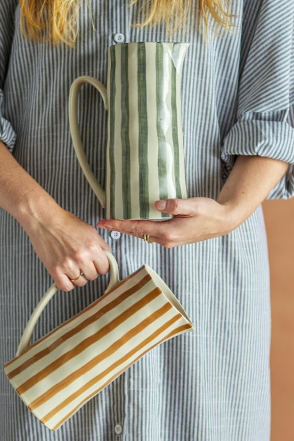 Begonia Jug, Stoneware - 2 Colours