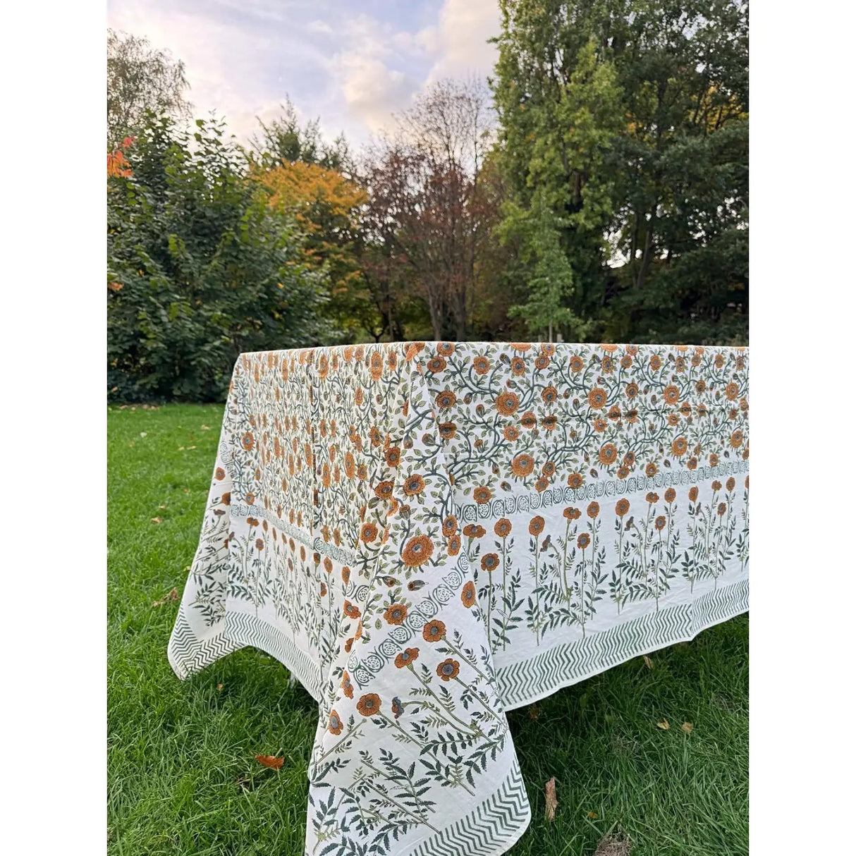 GERU - White with Mustard Flowers tablecloth