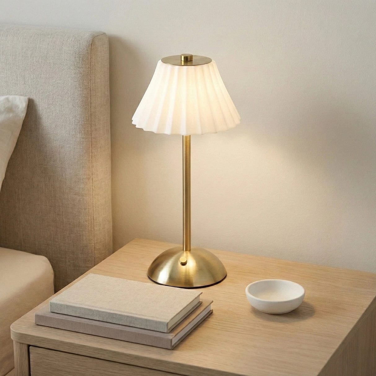 Luna Luxe LED Touch Table Lamp - White/Brass