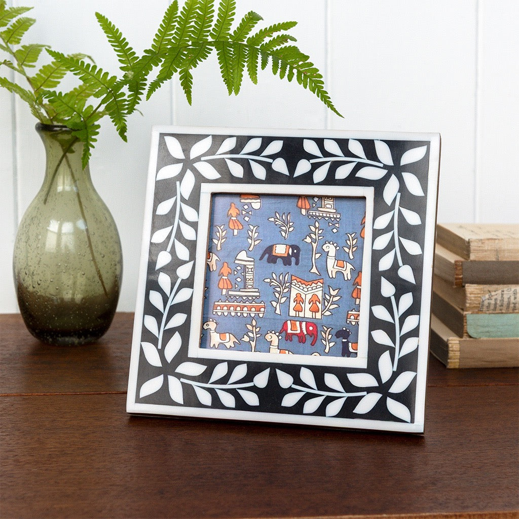 Square resin picture frame (9cm x 9cm) - 4 Colours