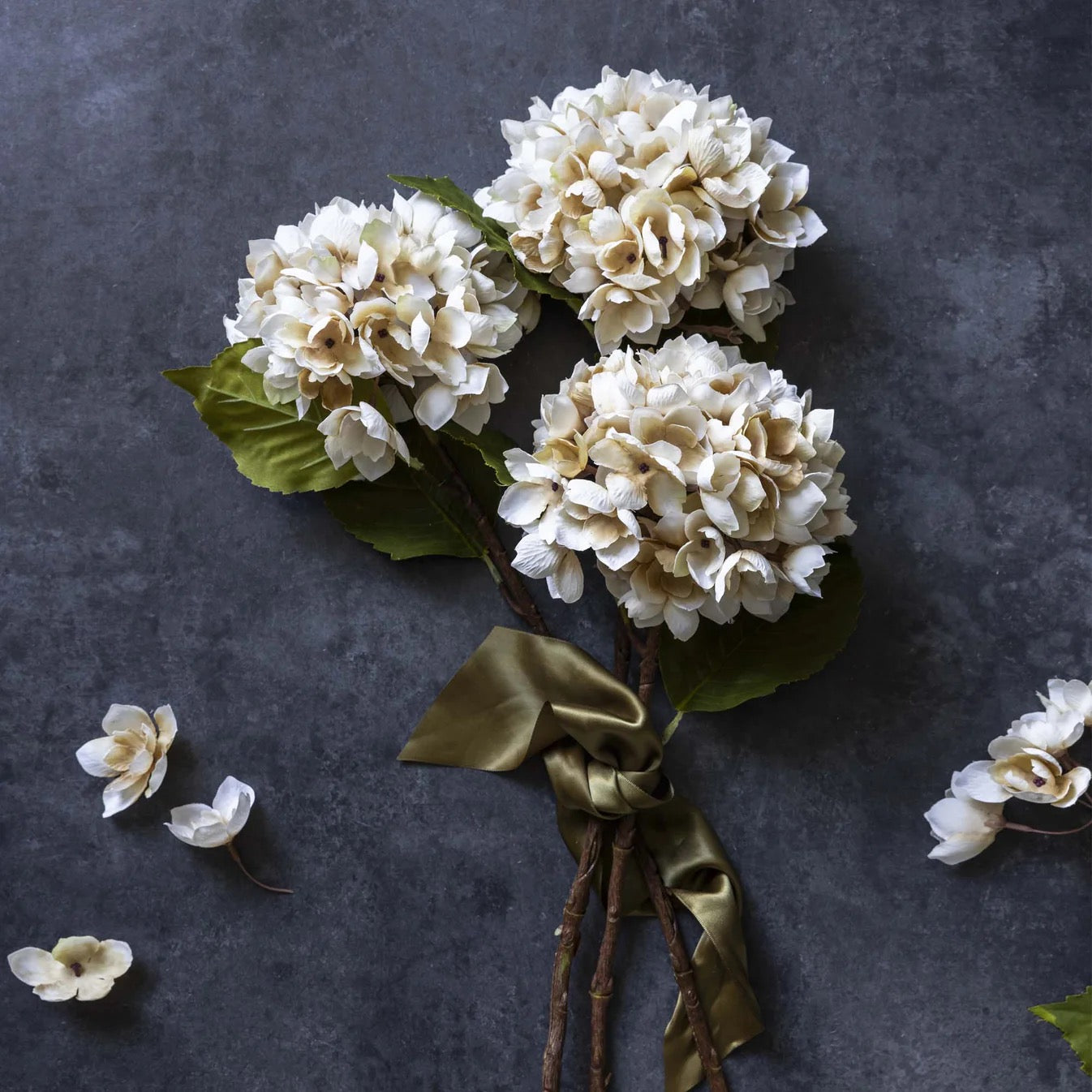 Aromantic様　hydrangea様セット　さぁやさま・:*+ Abigail Ahern - Artificial Hydrangea, Morning Mist - Large – Olive