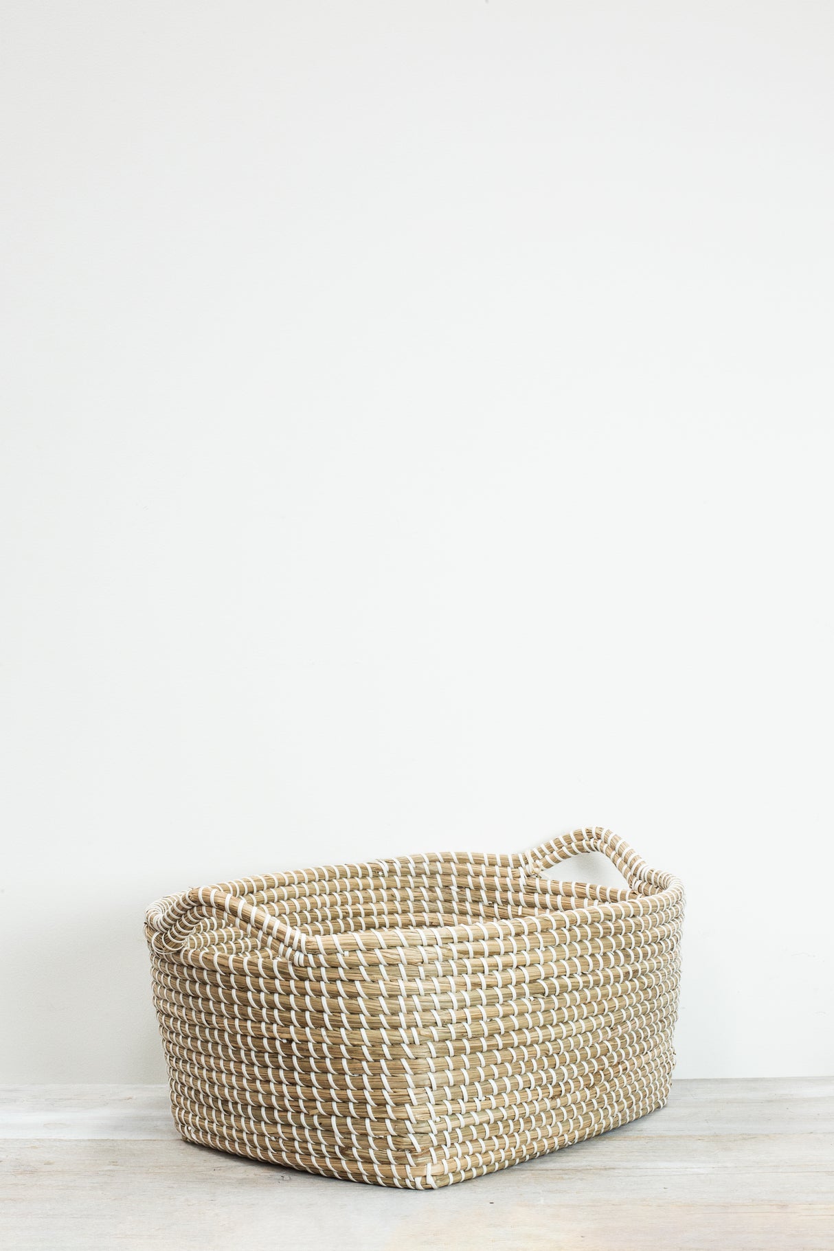 LAGRA Seagrass Large white basket