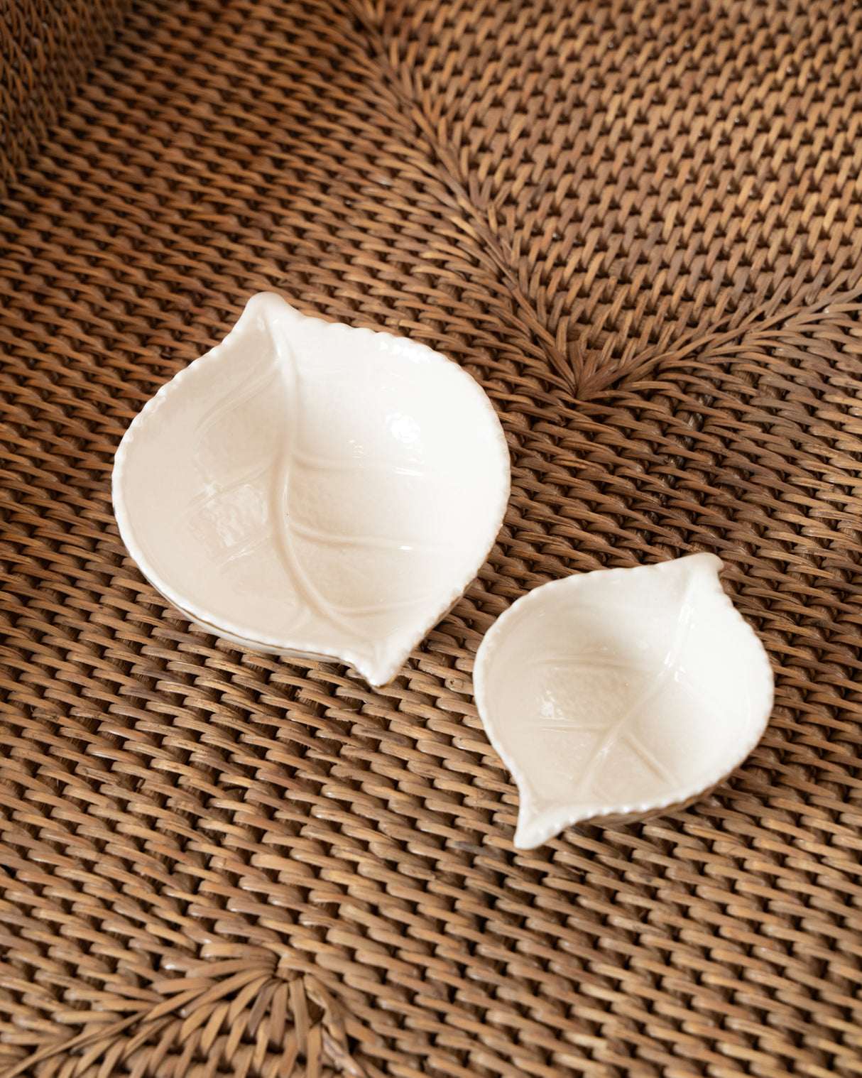 WRENFORD SET OF 2 IVORY SPOUTED BOWLS