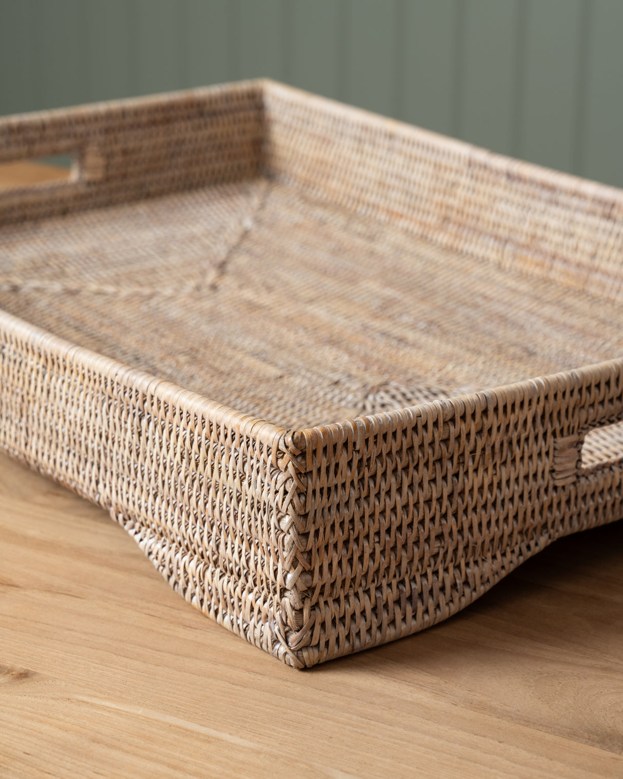 RATTAN LARGE RECTANGLE TRAY WITH LEGS
