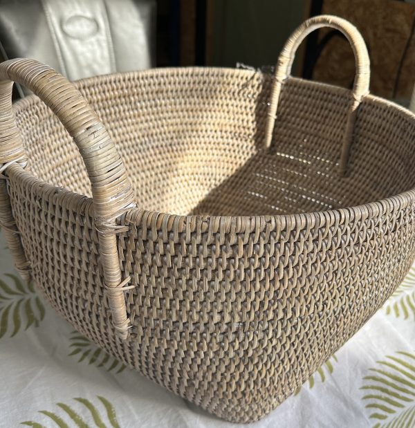 large family basket round with handles